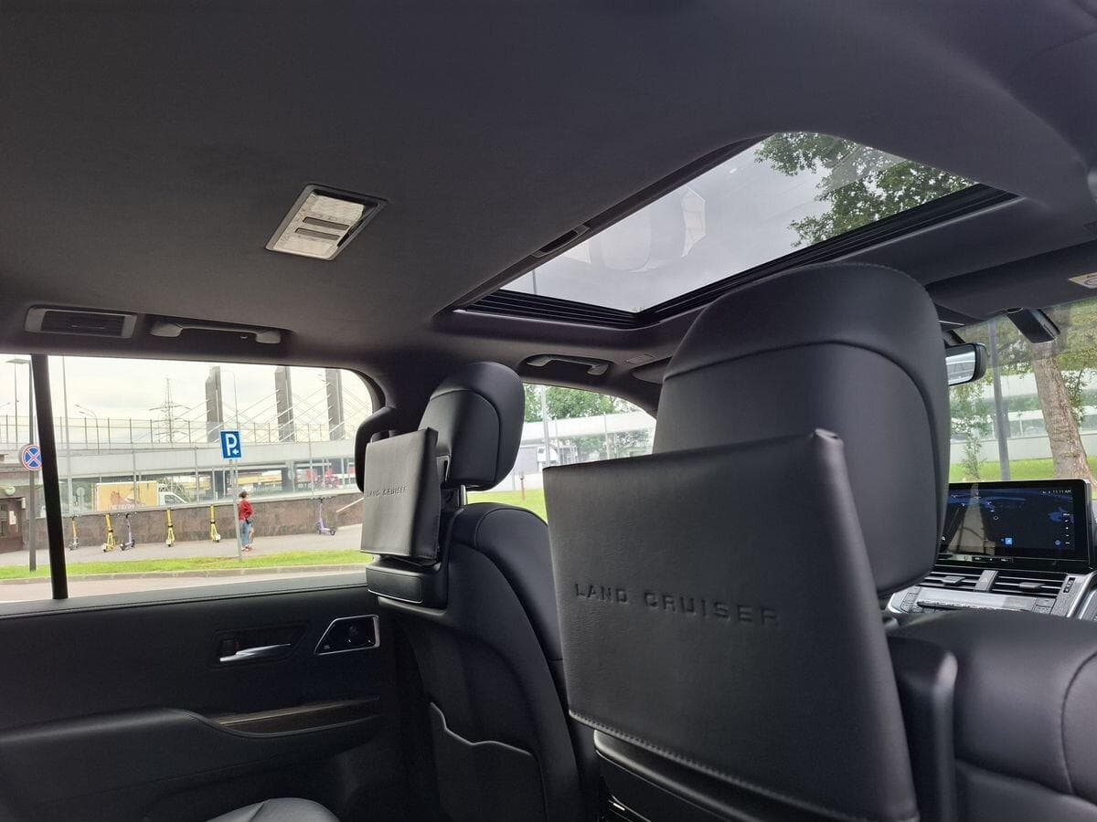 Toyota Land Cruiser 300 Люкс 7 мест 3.5 АТ в лизинг - 35