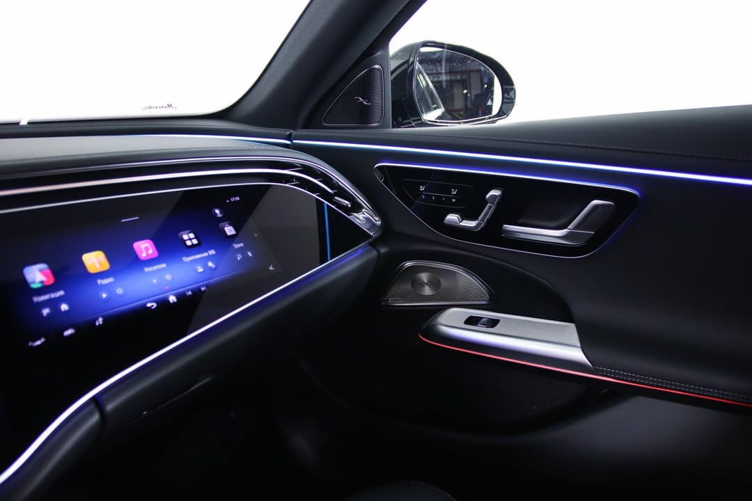 Mercedes-Benz E седан 300 полный привод АМГ Лайн (AMG Line) в лизинг - 16