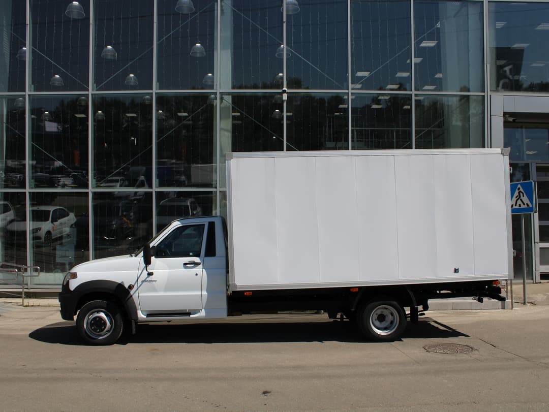 UAZ Profi Промтоварный фургон длинная база Base двускатный мост 4х2 2.7 5MT в лизинг - 5