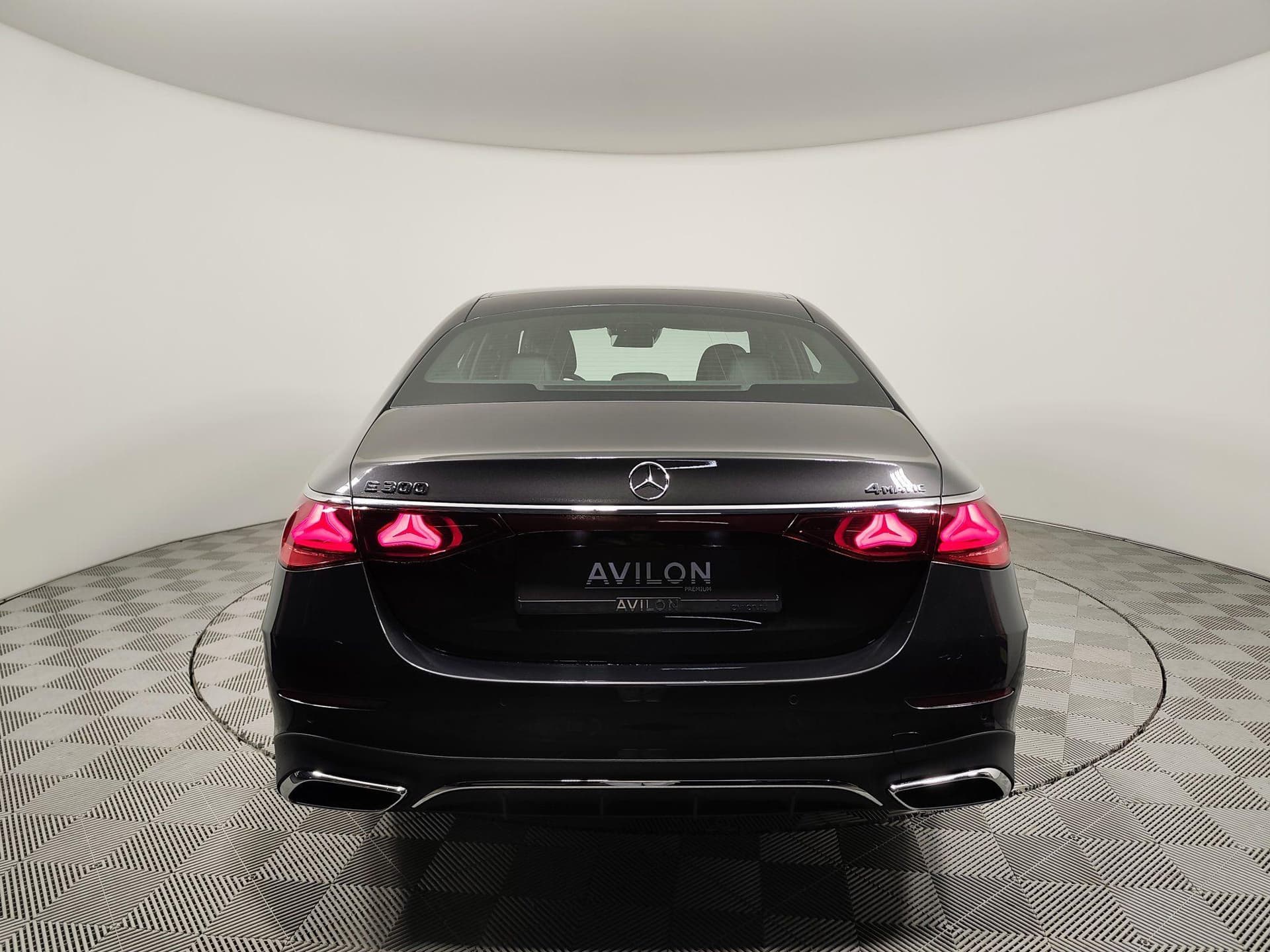 Mercedes-Benz E седан 300 полный привод АМГ Лайн (AMG Line) в лизинг - 7