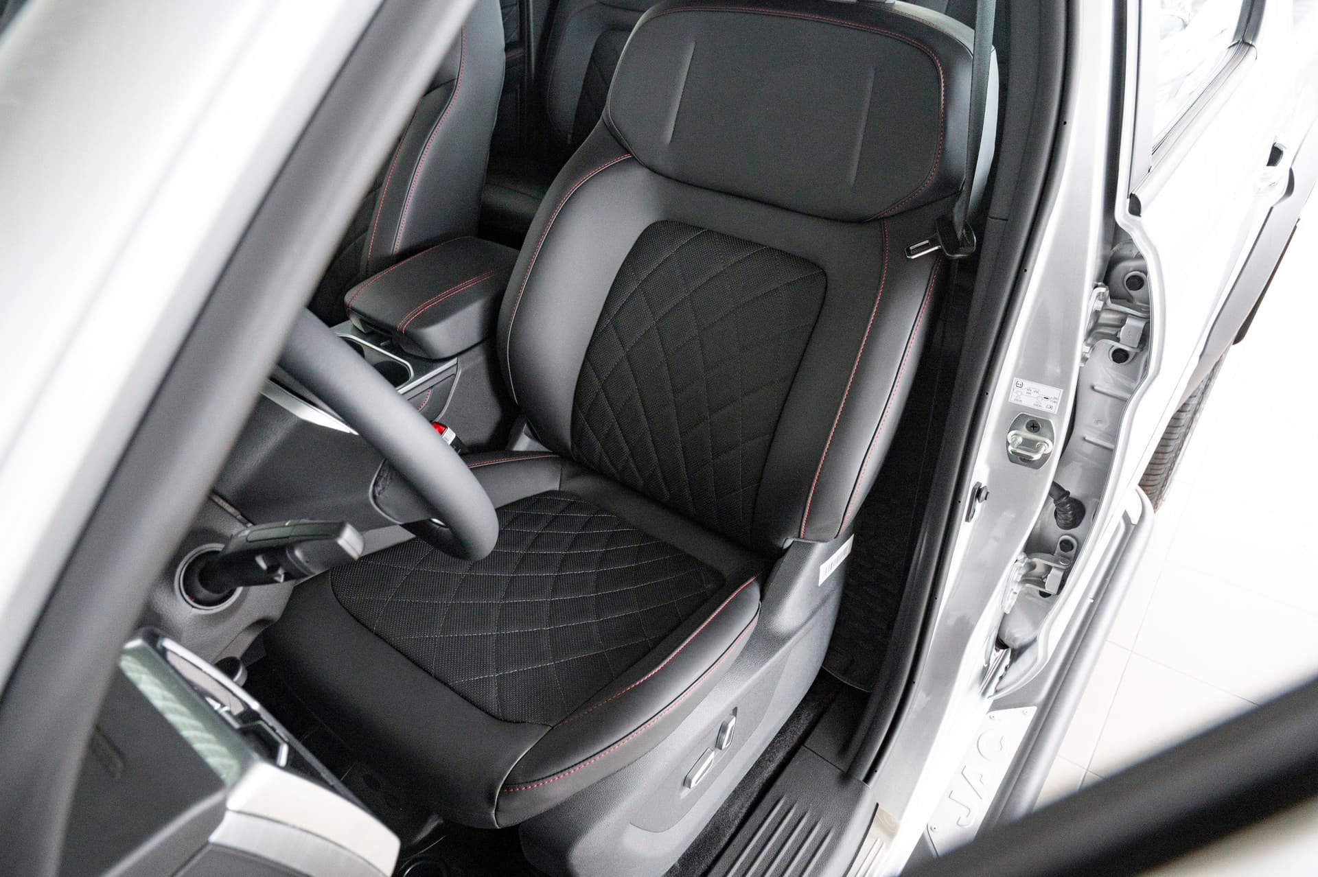 JAC T9 Explore 2.0T AT 4WD в лизинг - 7