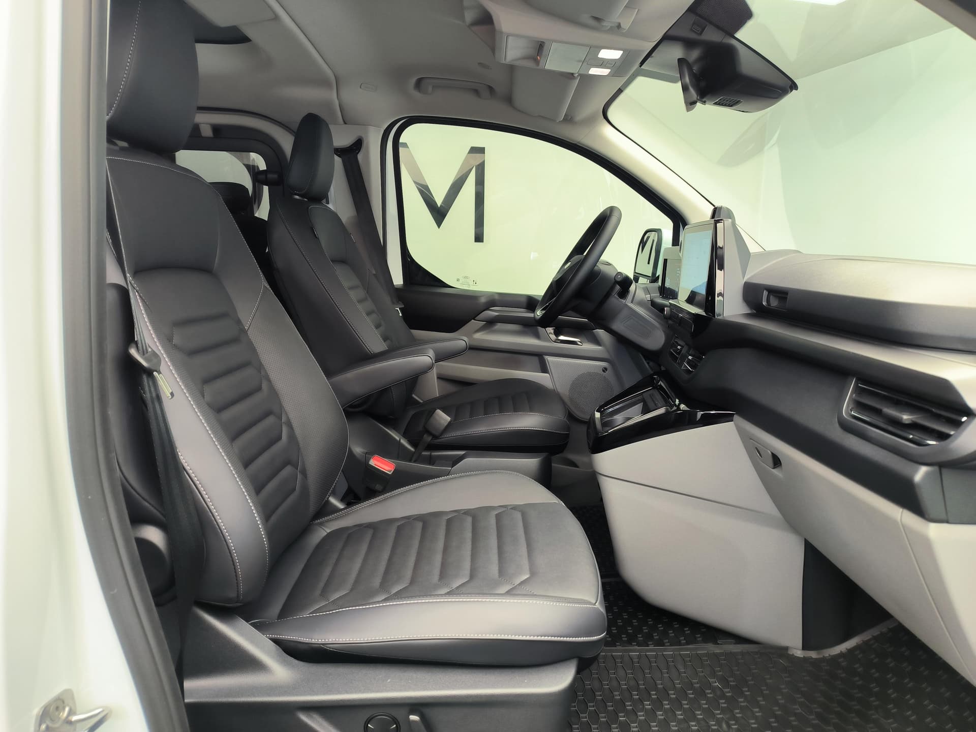 Ford Tourneo Custom Титаниум 320 длинная база 2.0 дизель 170 л.с. АТ полный привод в лизинг - 14