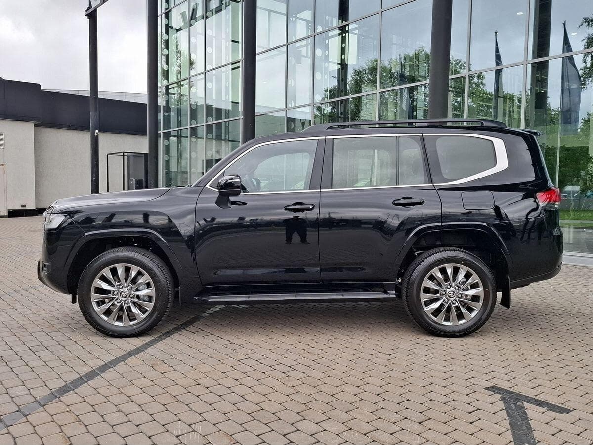 Toyota Land Cruiser 300 Люкс 7 мест 3.5 АТ в лизинг - 4