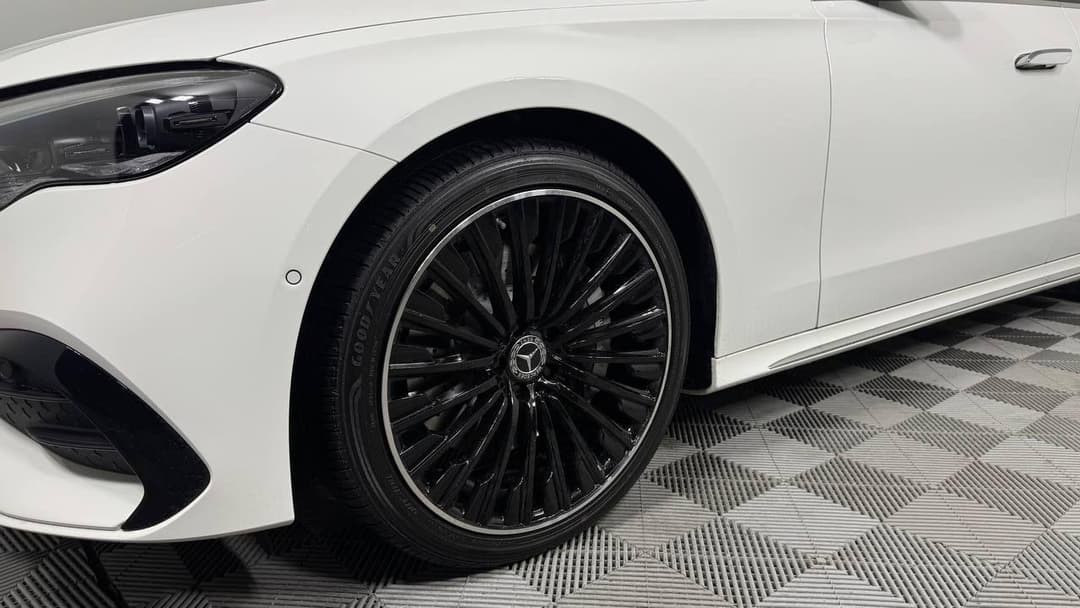 Mercedes-Benz E седан 300 полный привод АМГ Лайн (AMG Line) в лизинг - 8