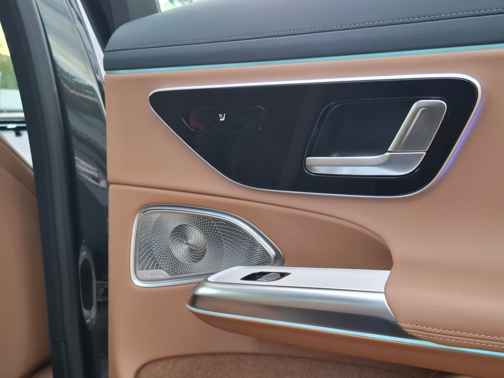 Mercedes-Benz E седан 300 полный привод АМГ Лайн (AMG Line) в лизинг - 21