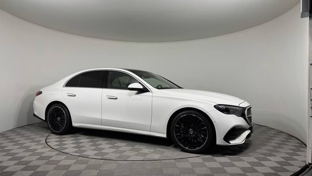 Mercedes-Benz E седан 300 полный привод АМГ Лайн (AMG Line) в лизинг - 3