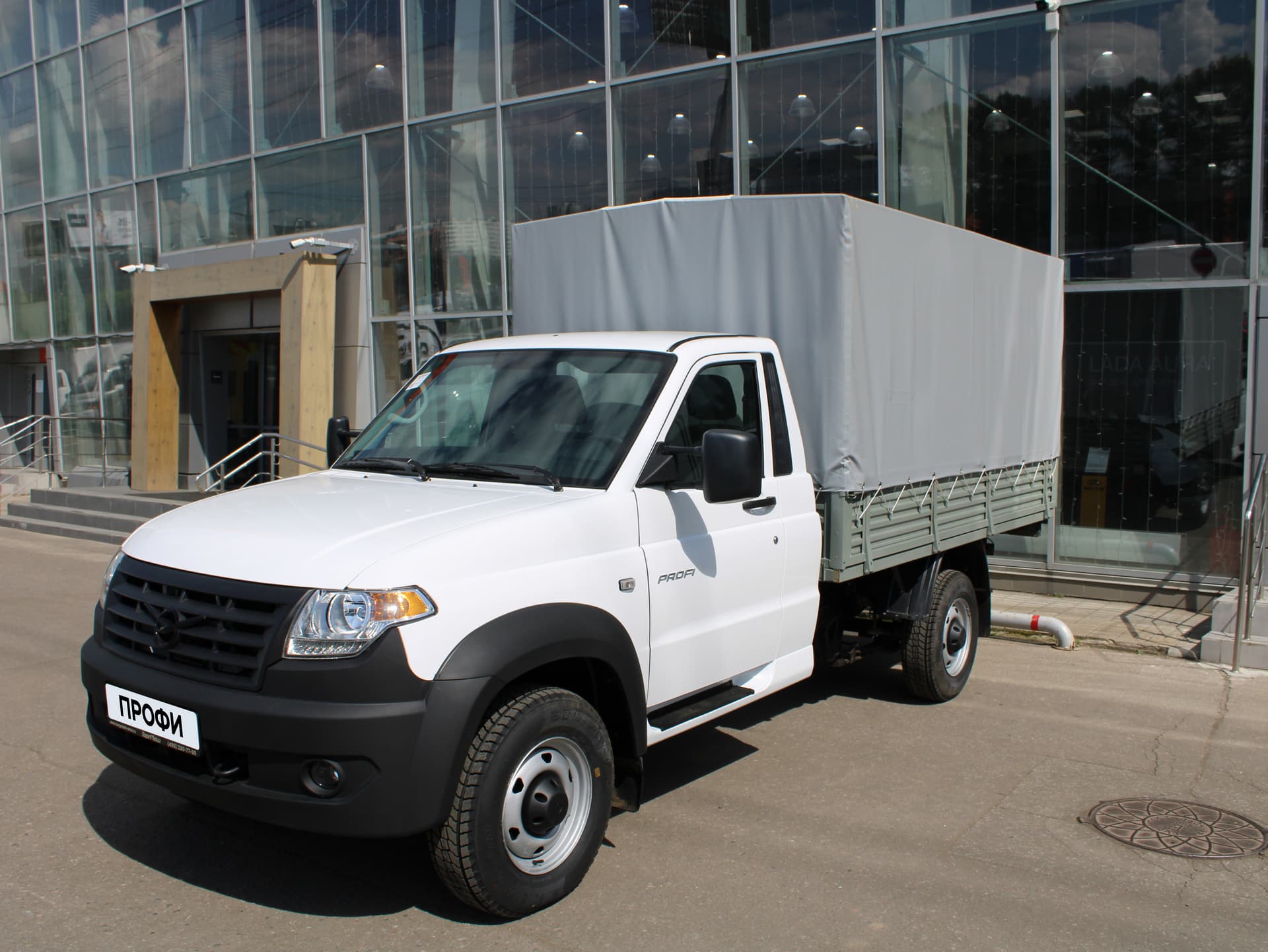 UAZ Profi Бортовой автомобиль с платформой 2060 Base 4х4 2.7 5MT в лизинг - 3