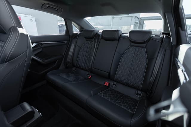 Audi A3 Sedan L Flying Spur Premium Edition 35 TFSI tiptronic в лизинг - 13