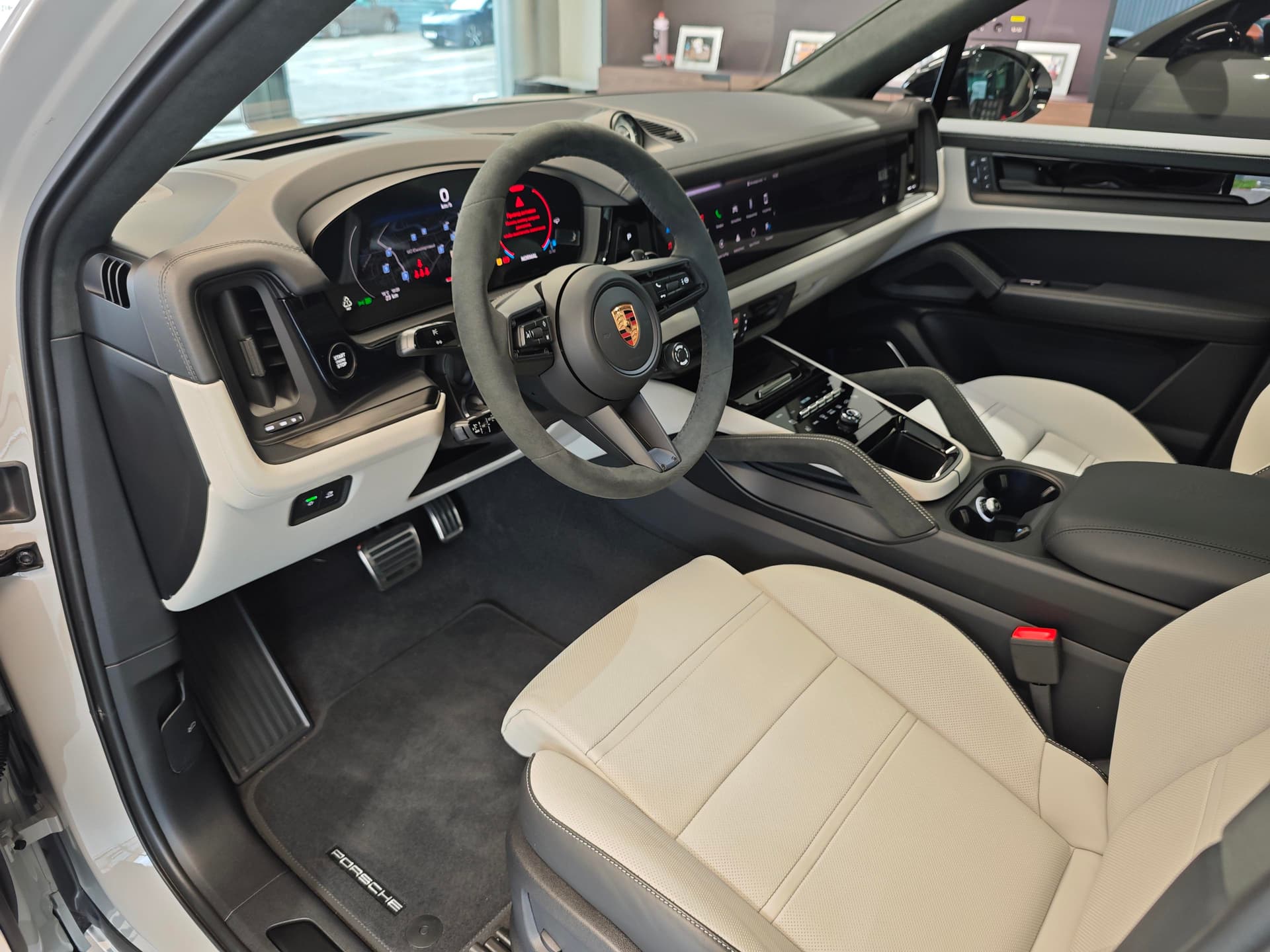 Porsche Cayenne GTS Coupe в лизинг - 14