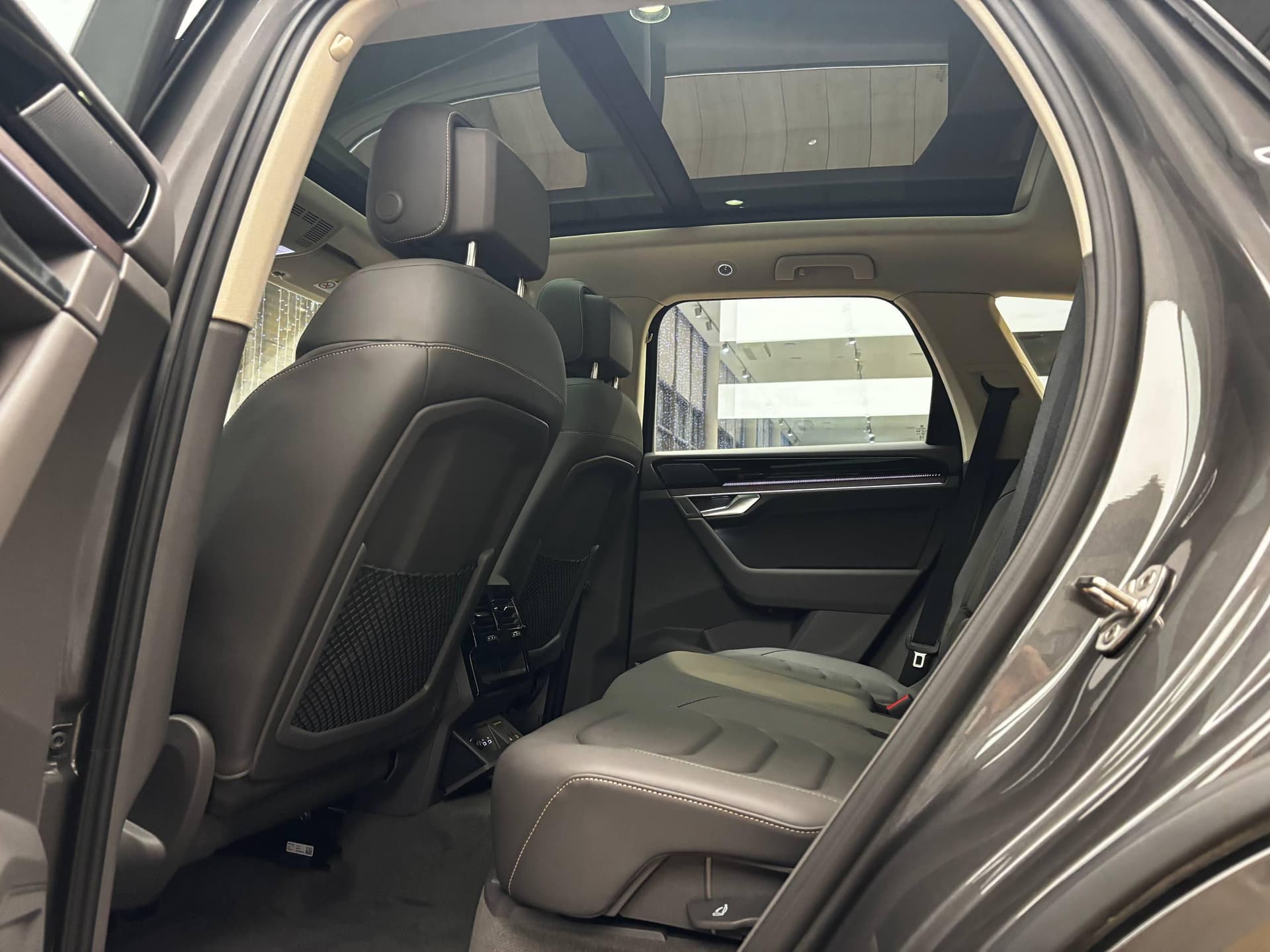 Volkswagen Touareg R-Line 2.0 TFSI 265hp 8AT в лизинг - 13