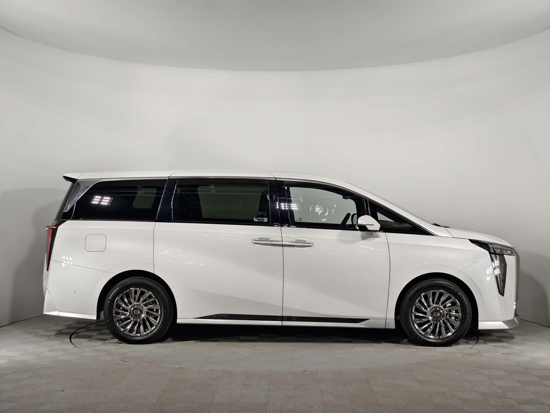 GAC M8 GX Premium 2.0T GDI 8AT в лизинг - 8