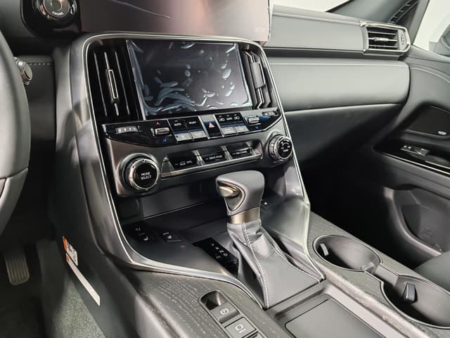 Lexus LX 500d Urban DSL в лизинг - 20