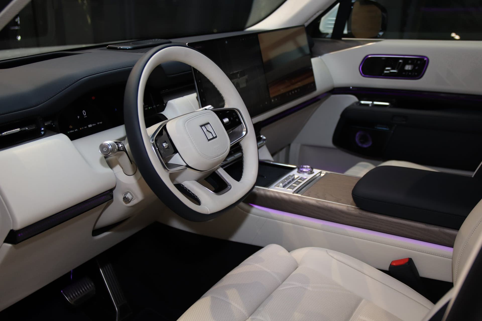 Zeekr 9X Hyper version 70 kWh в лизинг - 2