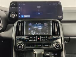 Lexus LX 600 VIP Black в лизинг - 20
