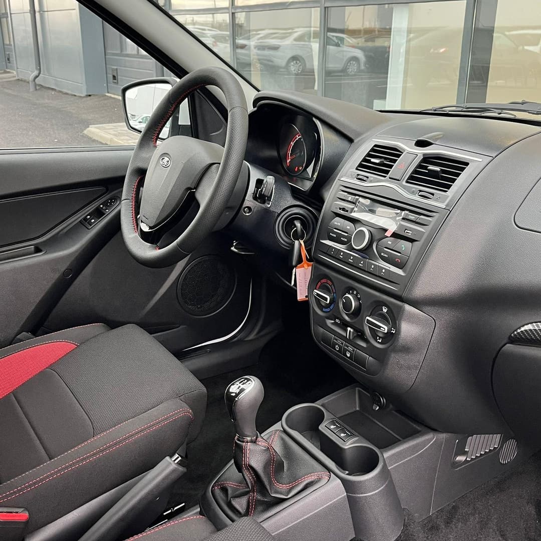 Lada Granta Sportline лифтбек Comfort 1.6 106hp 5MT в лизинг - 13