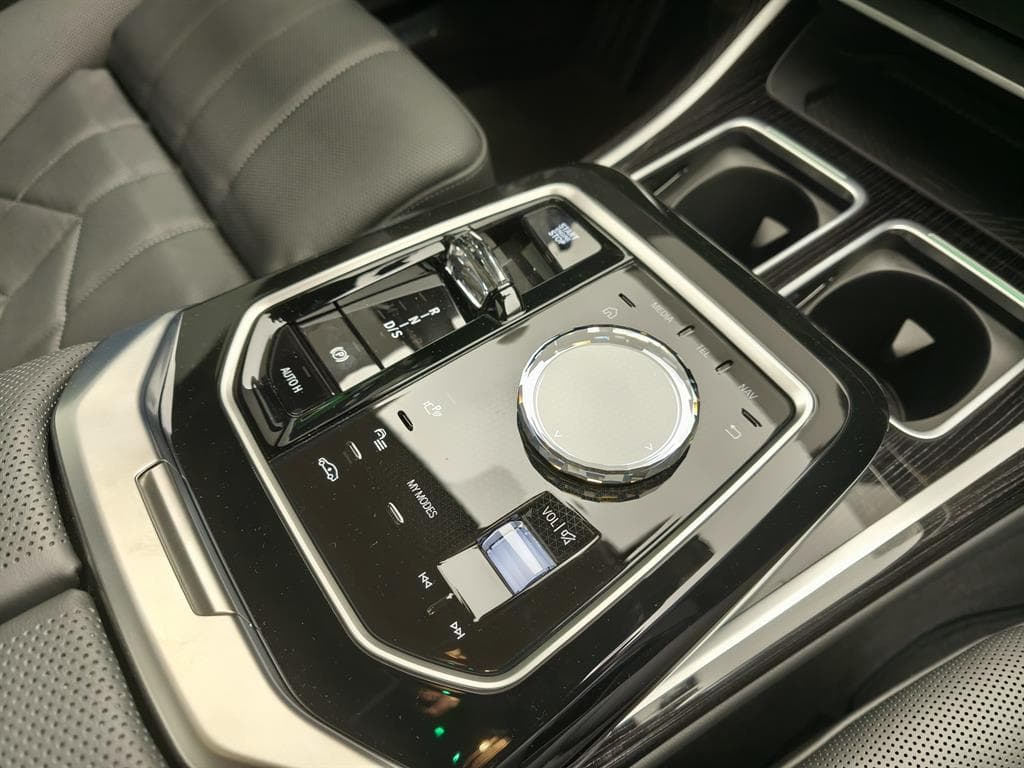 BMW 7 серия 740i xDrive в лизинг - 19