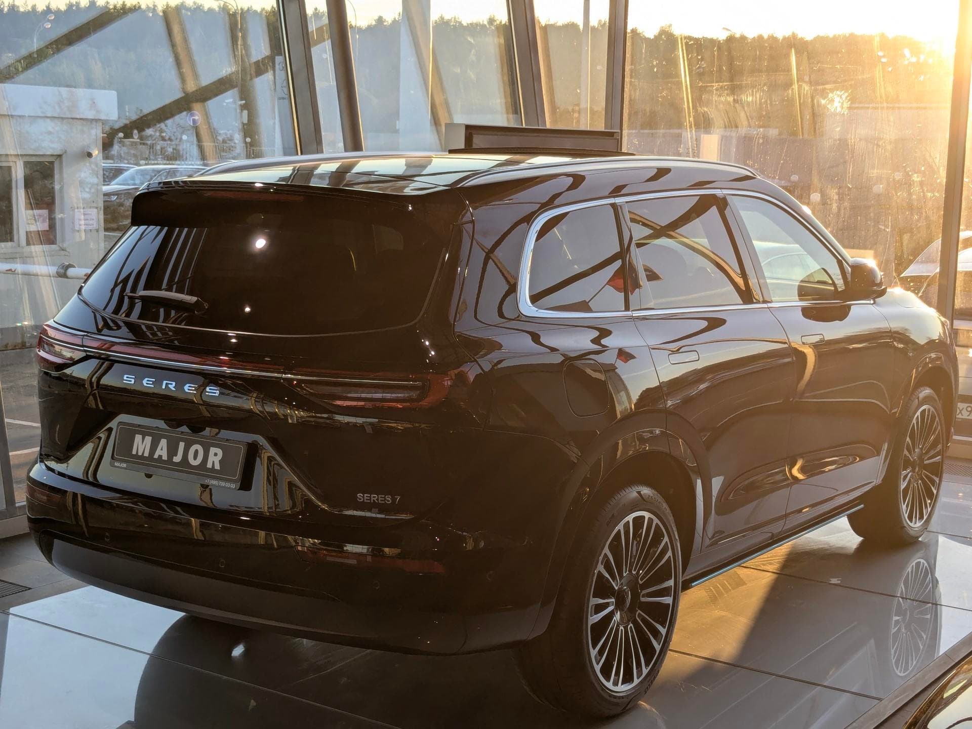 Seres M7 Max 1.5hyb AT 4WD в лизинг - 3