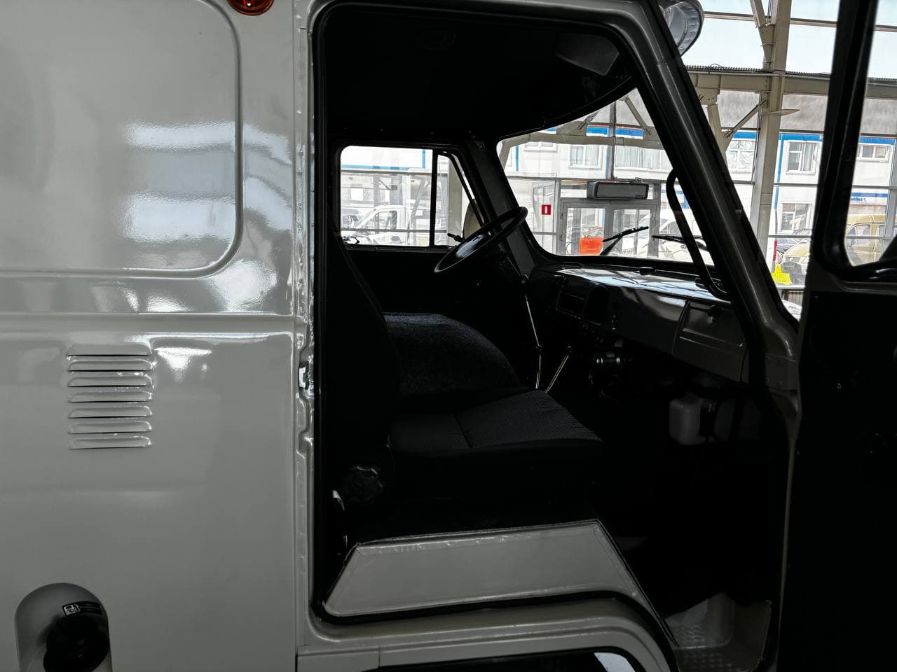 UAZ 3909 Комби 7 мест без ABS 2.7 5MT в лизинг - 9