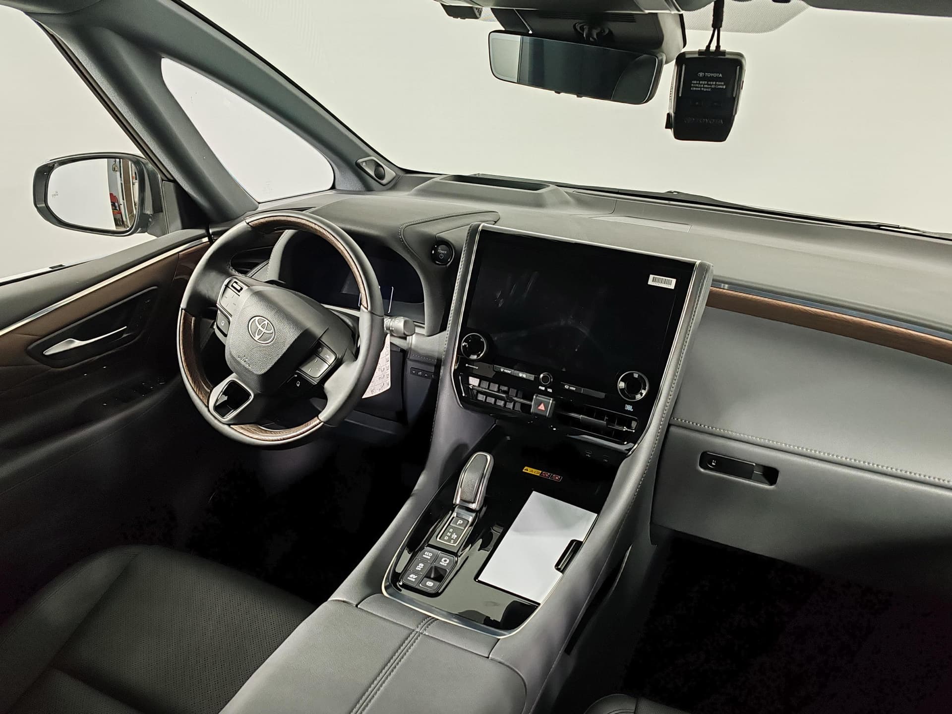 Toyota Alphard 2.5 HEV CVT в лизинг - 10