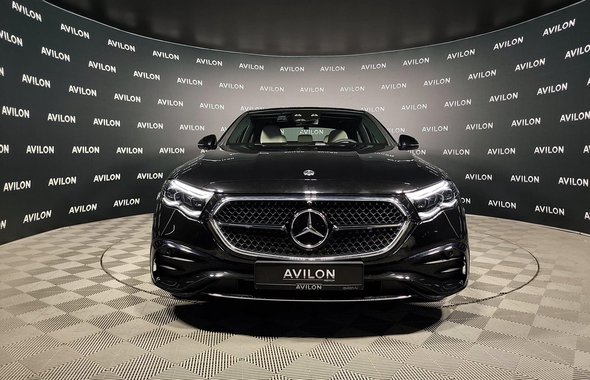 Mercedes-Benz E седан 300 полный привод АМГ Лайн (AMG Line) в лизинг - 5