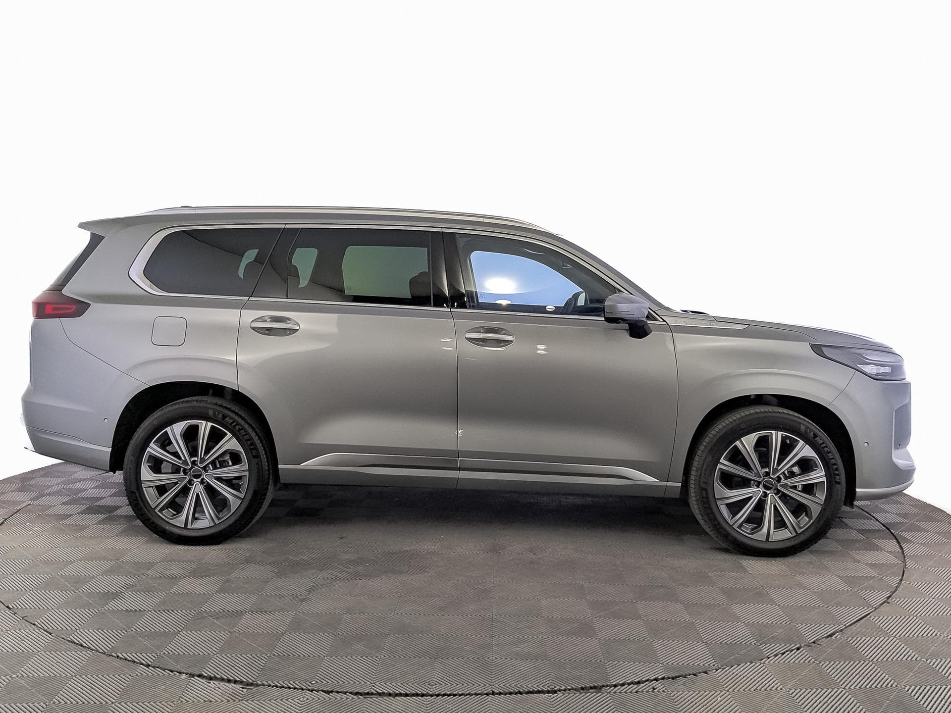 EXEED VX President 7 мест 2.0T 8AT 4WD в лизинг - 5