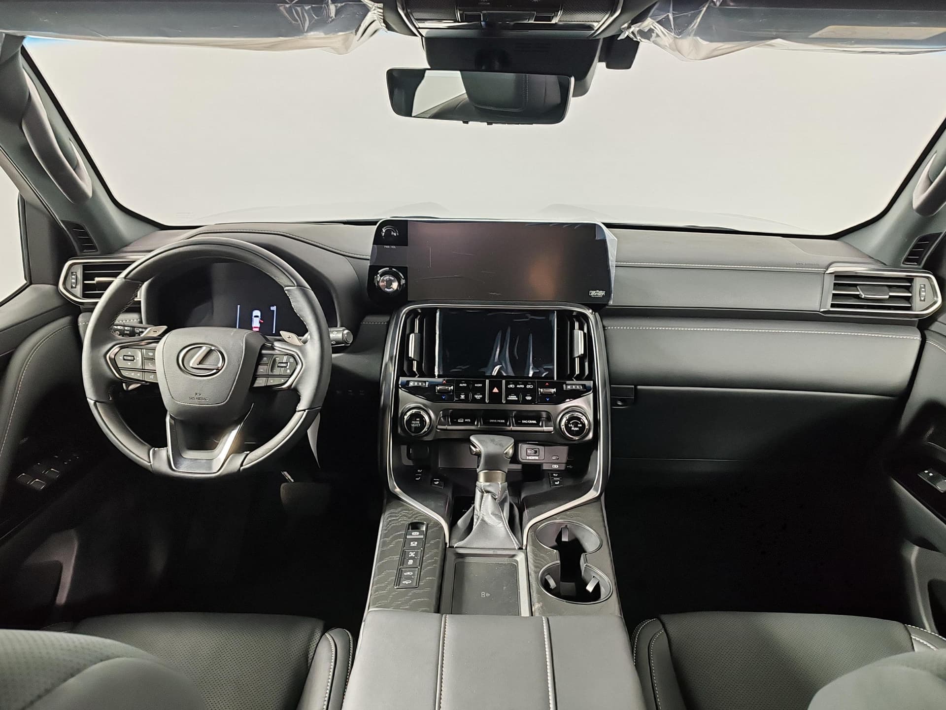 Lexus LX 500d Urban DSL в лизинг - 13