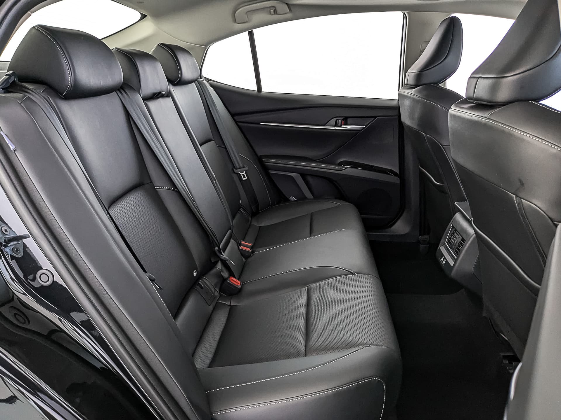 Toyota Camry 2.0GVP Deluxe Edition в лизинг - 13