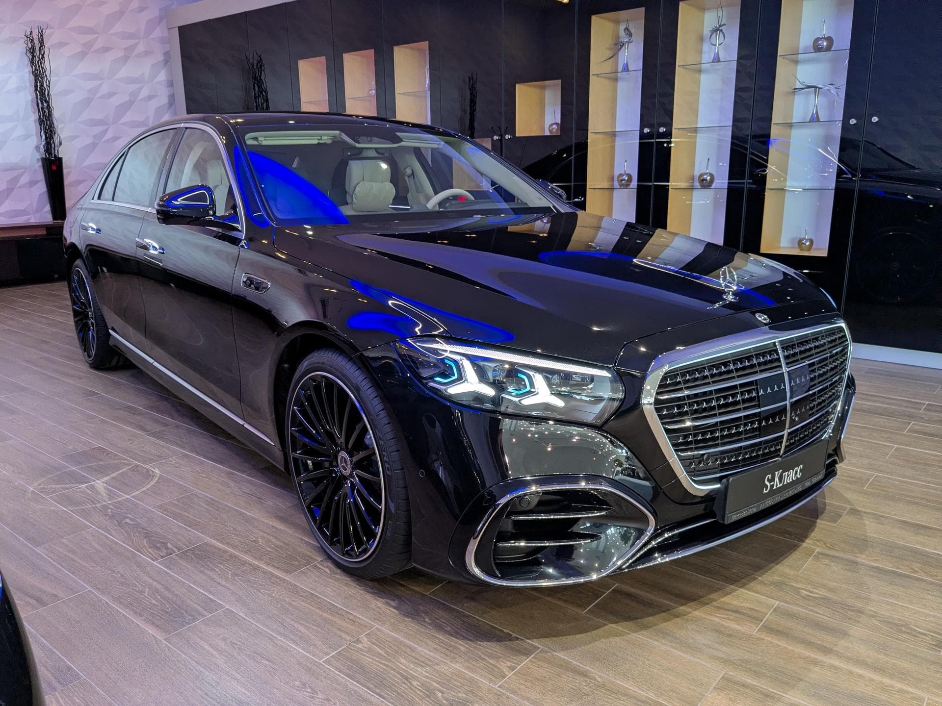 Mercedes-Benz S седан - 4