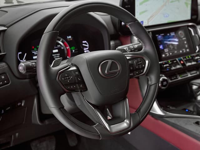 Lexus LX 500d Urban DSL в лизинг - 17