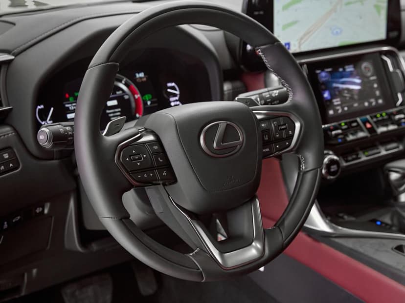 Lexus LX 500d Urban DSL в лизинг - 17