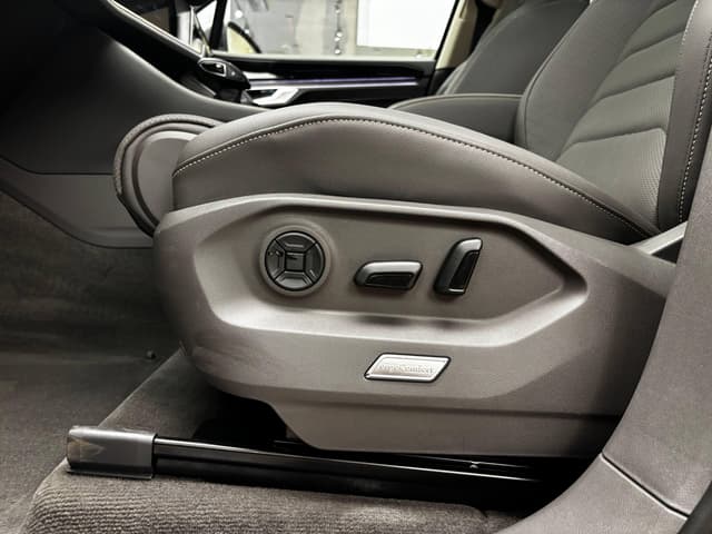 Volkswagen Touareg R-Line 2.0 TFSI 265hp 8AT в лизинг - 20