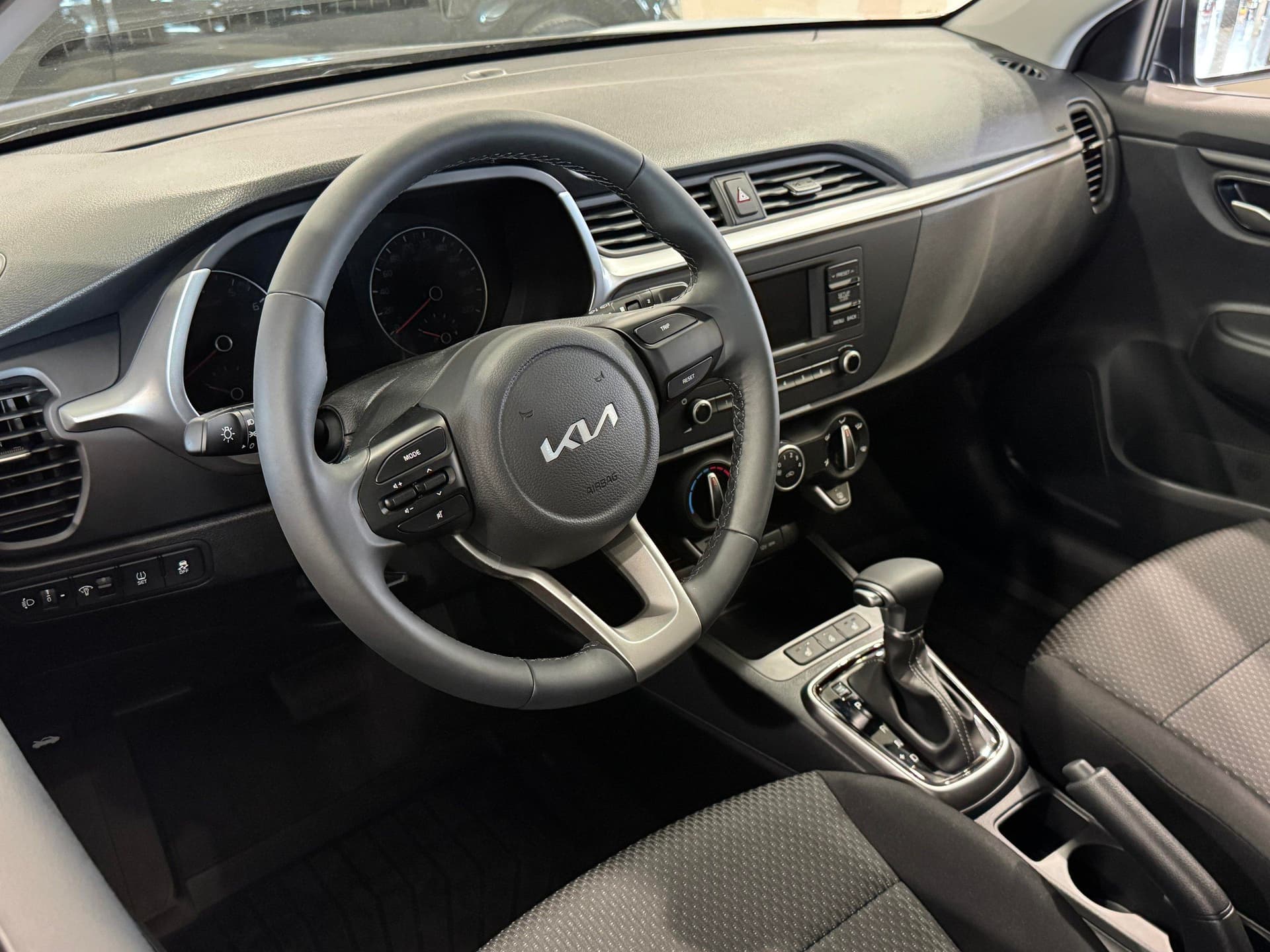 Solaris KRX Comfort 1.6 6AT в лизинг - 18