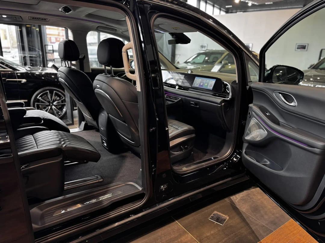 Voyah Dream PHEV Long Range (последовательный гибрид) в лизинг - 9