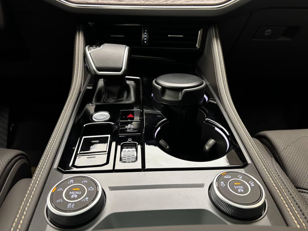Volkswagen Touareg R-Line 2.0 TFSI 265hp 8AT в лизинг - 23