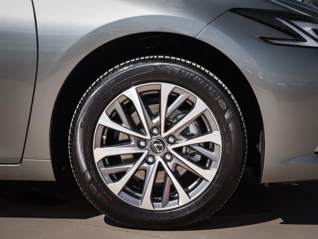 Lexus ES 200 Premium в лизинг - 12