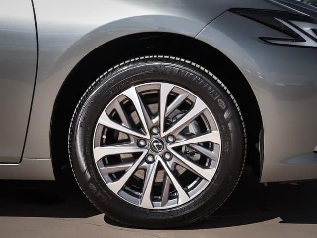 Lexus ES 200 Premium в лизинг - 12
