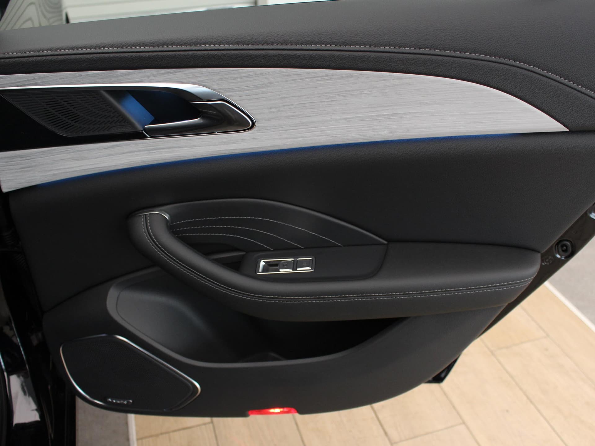 Hongqi H5 Black Edition 2.0Т в лизинг - 18