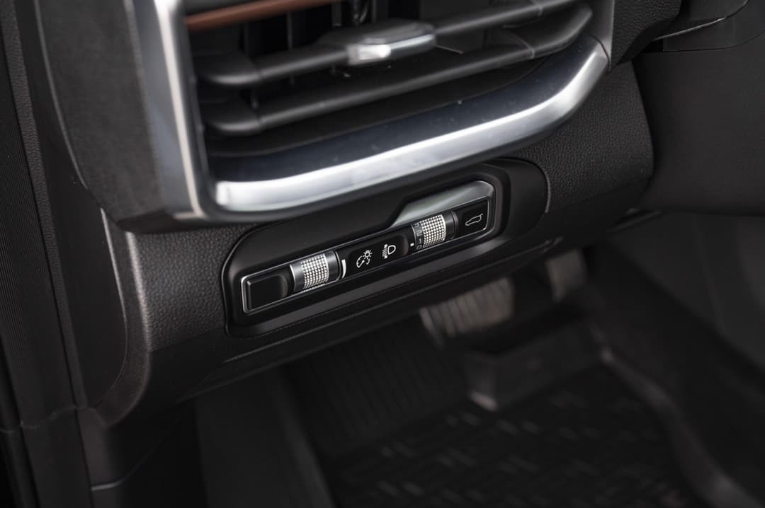 Geely Okavango Flagship 2.0T 7DCT 2WD в лизинг - 12