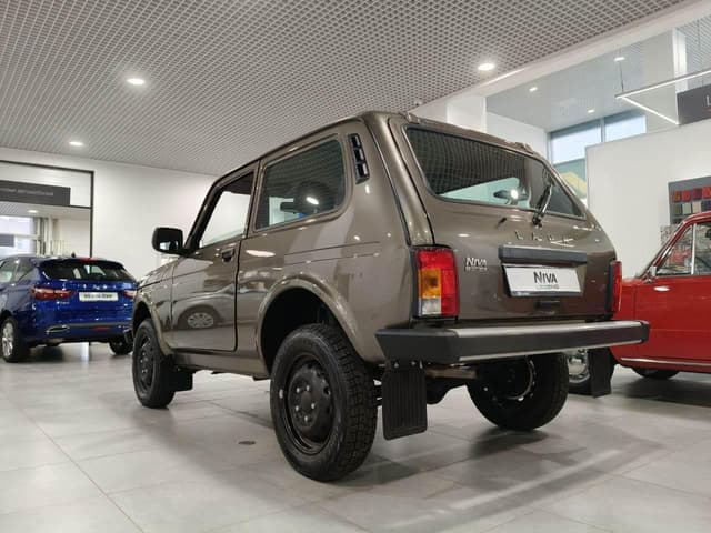 Lada Niva Legend 3 дв Классик 1.8 МТ в лизинг - 9