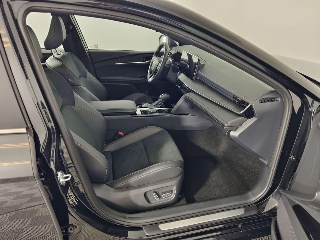 Toyota Camry 2.0HXS Sports Plus Edition в лизинг - 22