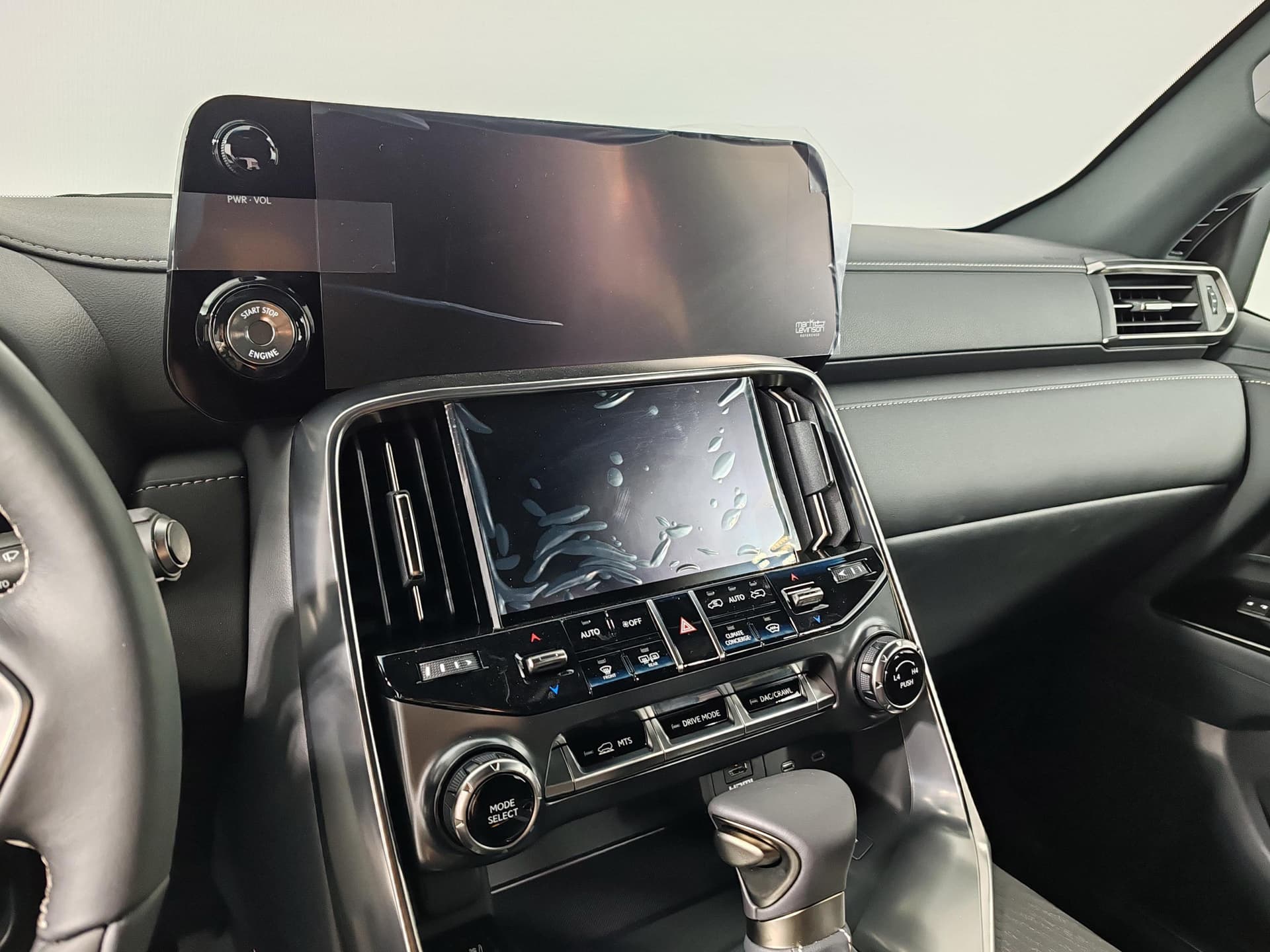 Lexus LX 500d Urban DSL в лизинг - 14
