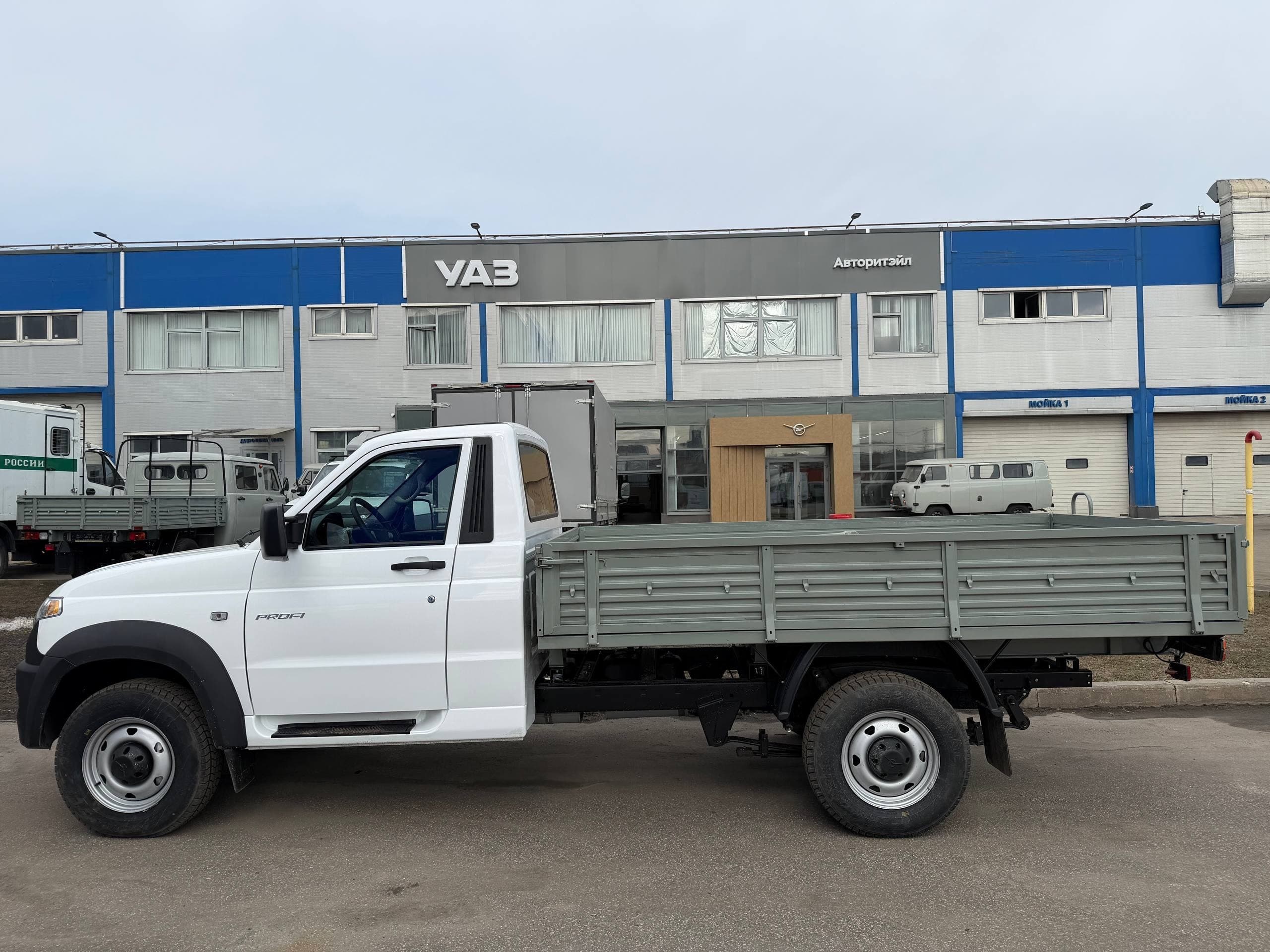 UAZ Profi - 3