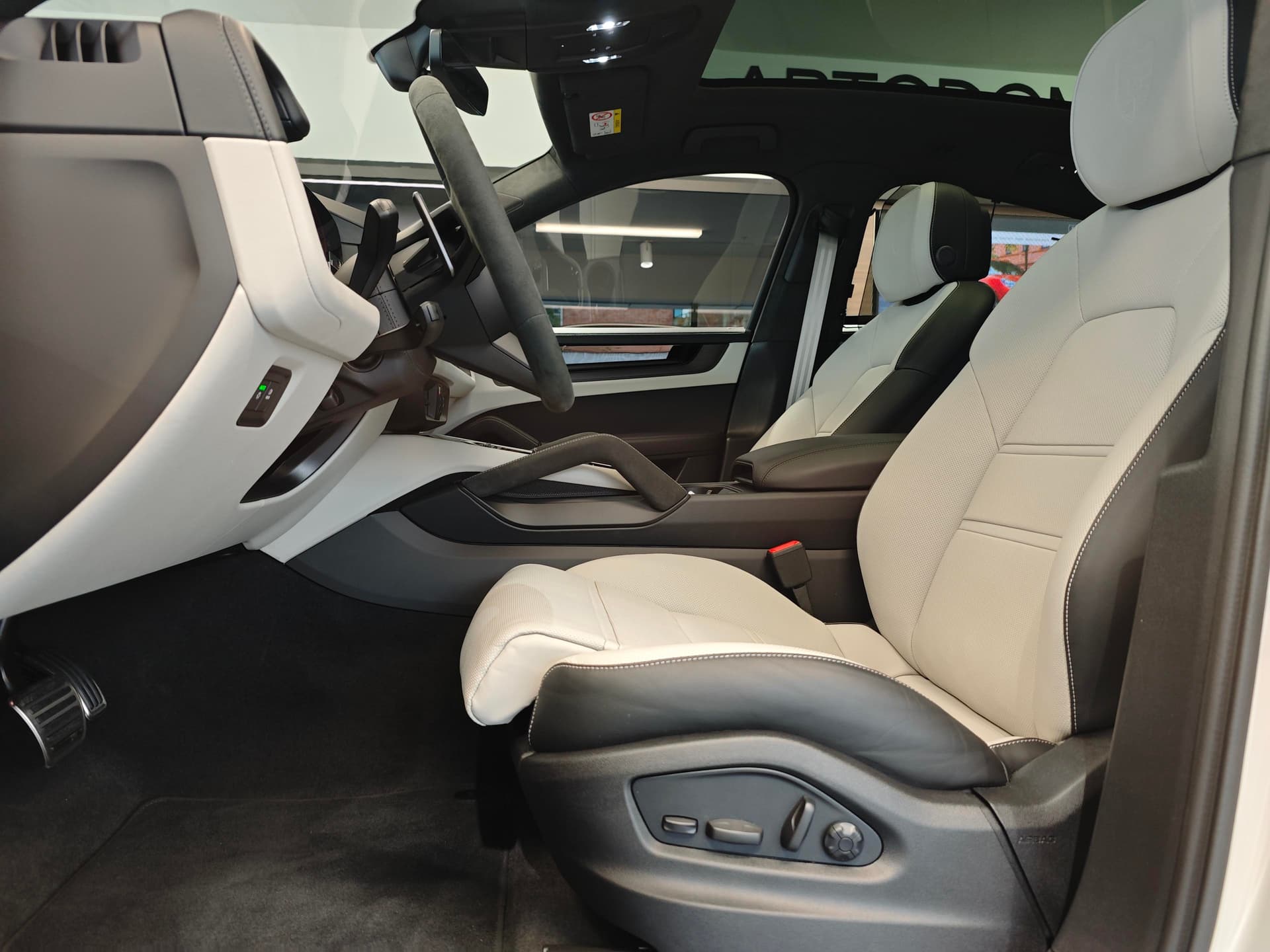 Porsche Cayenne GTS Coupe в лизинг - 17