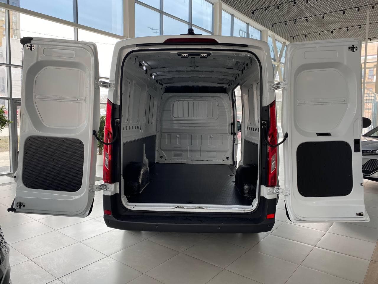 Avior V90 Фургон L3H2 3.5T 2.0TD 6MT FWD в лизинг - 7