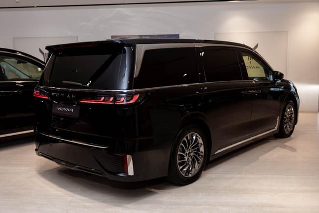 Voyah Dream PHEV Long Range (последовательный гибрид) в лизинг - 8