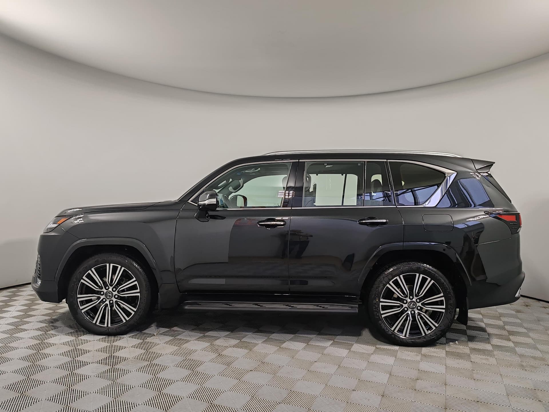 Lexus LX 600 Urban PTL в лизинг - 9