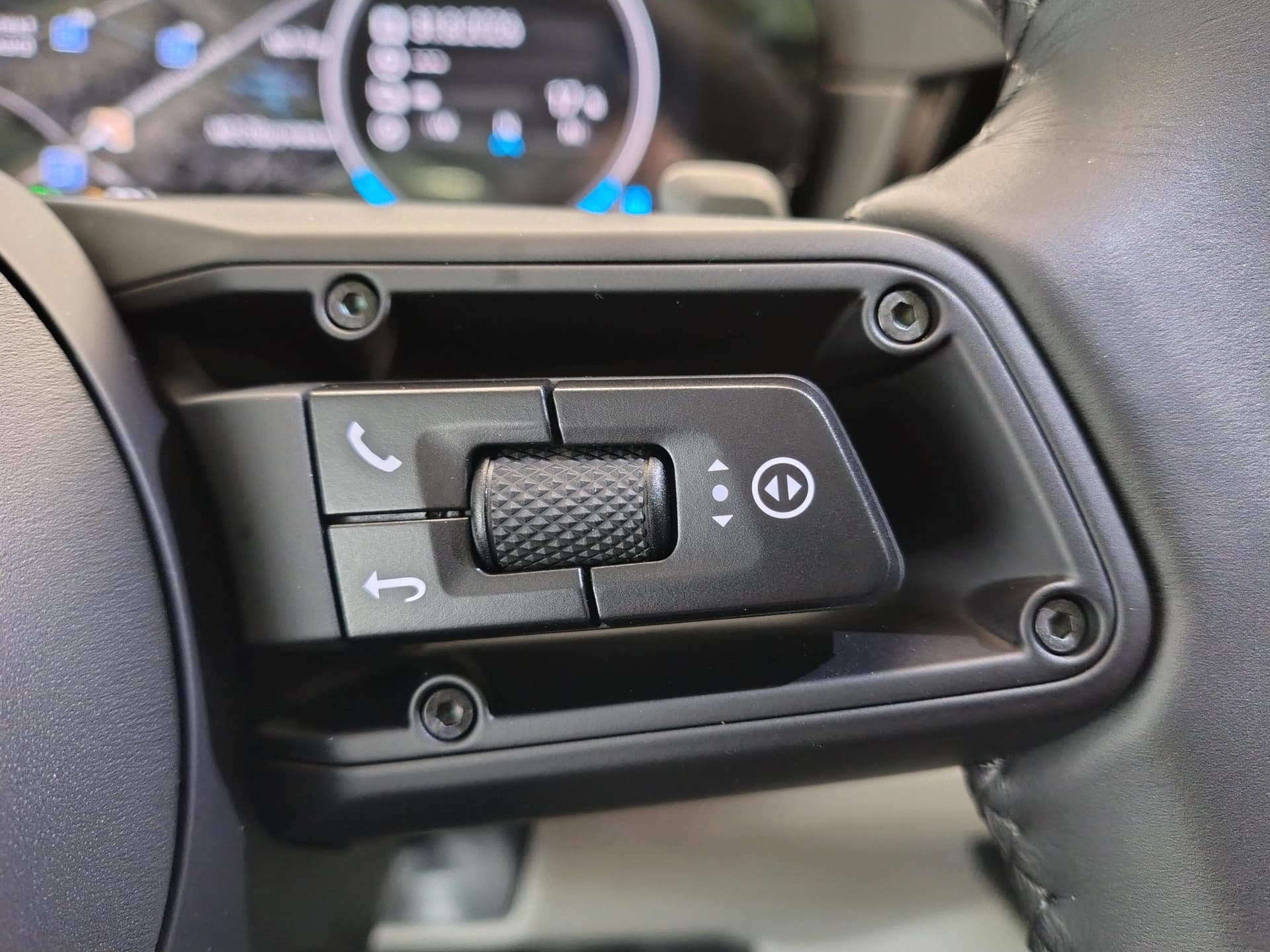 Porsche Cayenne E-Hybrid Black Edition в лизинг - 24