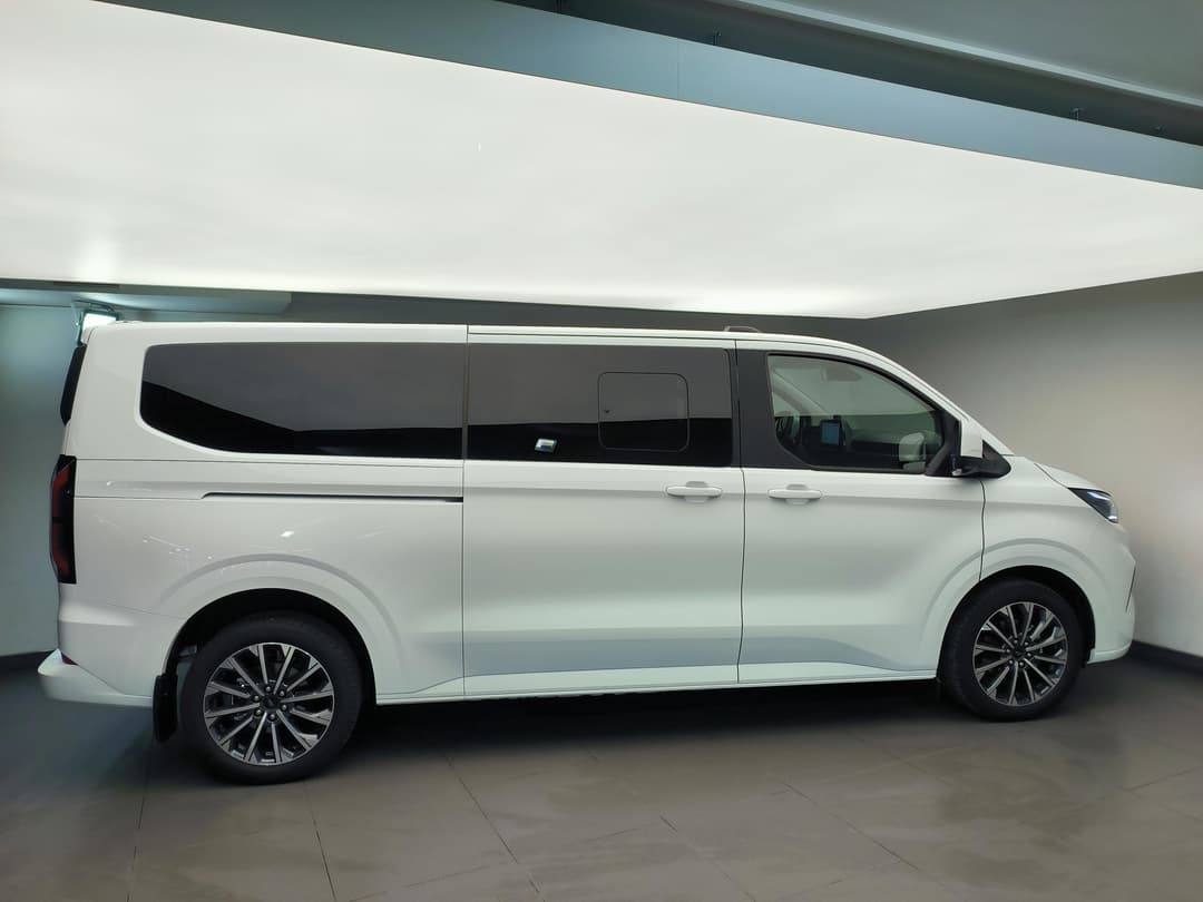 Ford Tourneo Custom Титаниум 320 длинная база 2.0 дизель 170 л.с. АТ полный привод в лизинг - 6