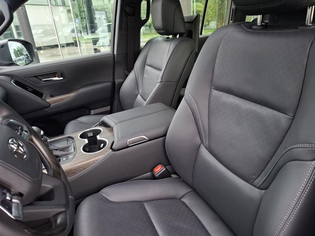 Toyota Land Cruiser 300 Люкс 7 мест 3.5 АТ в лизинг - 11