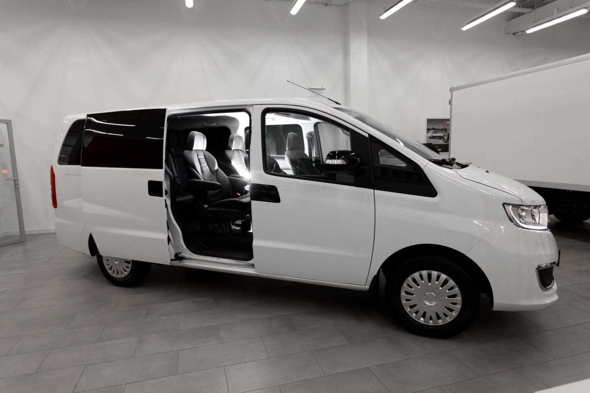 Sollers SF1 BUS 2.5T 1.5G 136PS MT5 RWD SRW в лизинг - 23